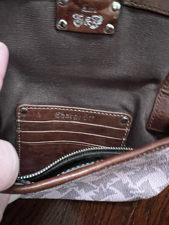 Vintage Juicy Couture dog clutch small in very good condition size 8"x5" - Picture 10 of 11